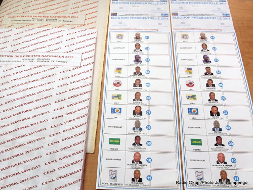 Fichier:Bulletins de vote présidentielle 2011 en RDC.jpg