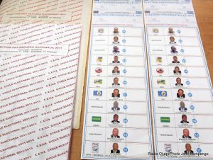 Bulletins de vote présidentielle 2011 en RDC.jpg